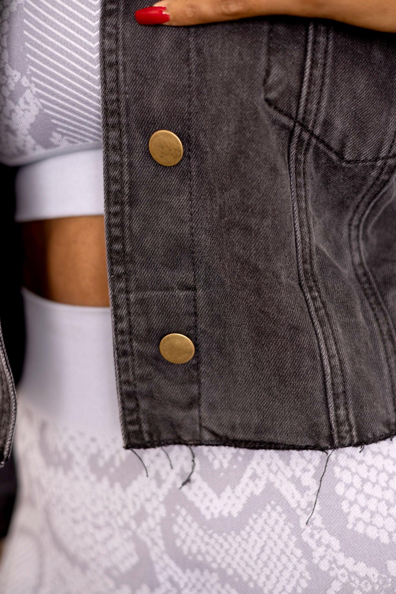Raw & Ribbed Crop Denim Jacket (black)