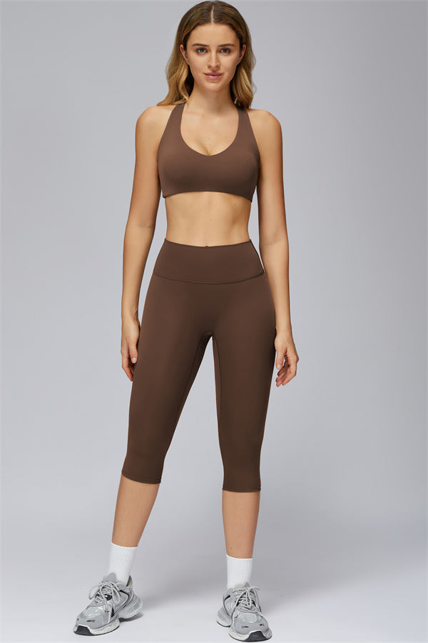 The FlexCore Sports Bra Capri Leggings 2-Piece Set