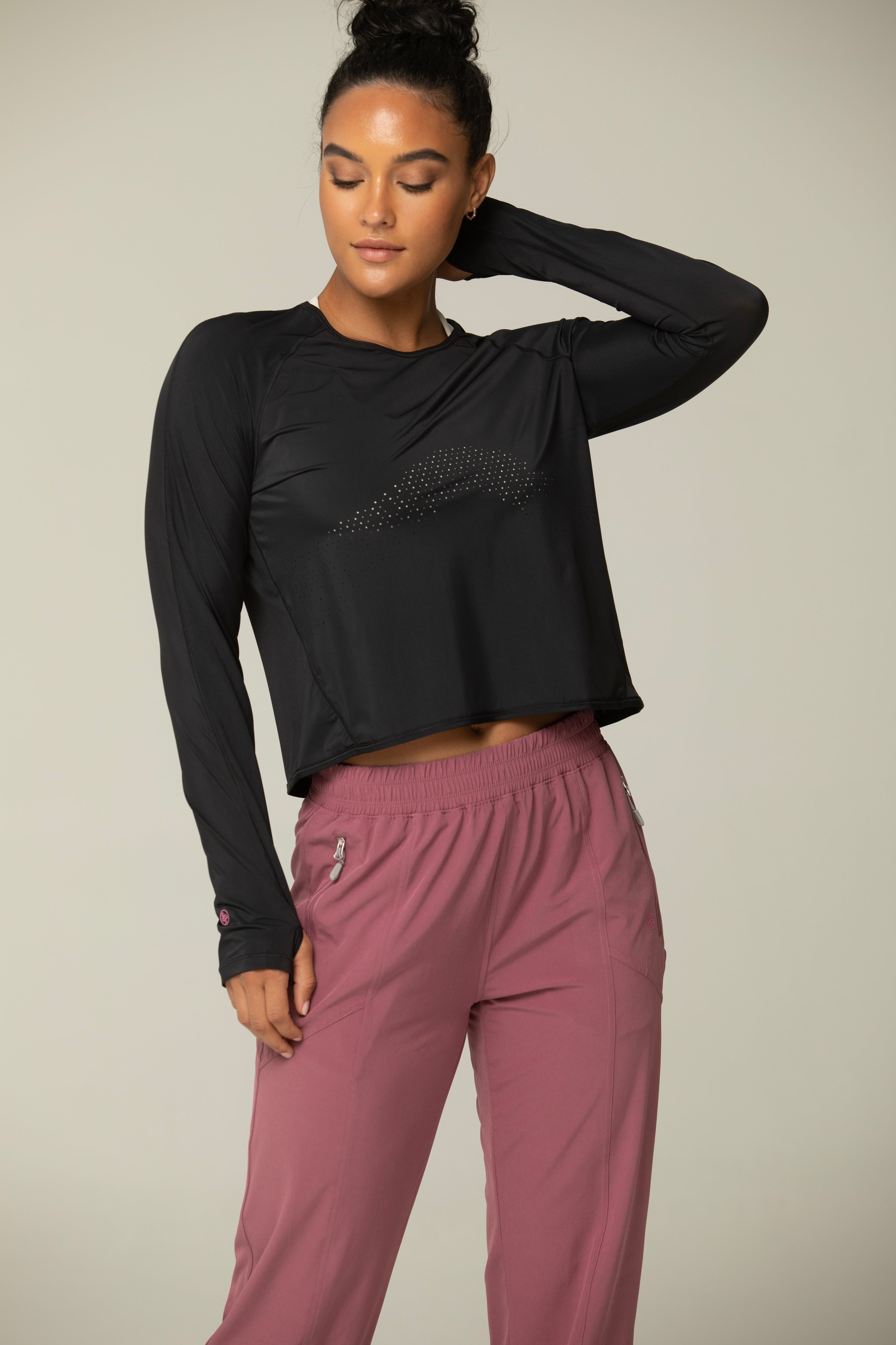 Daybreak Lightweight Long Sleeve Workout Shirt – Thumbhole Sleeves & Split Hem