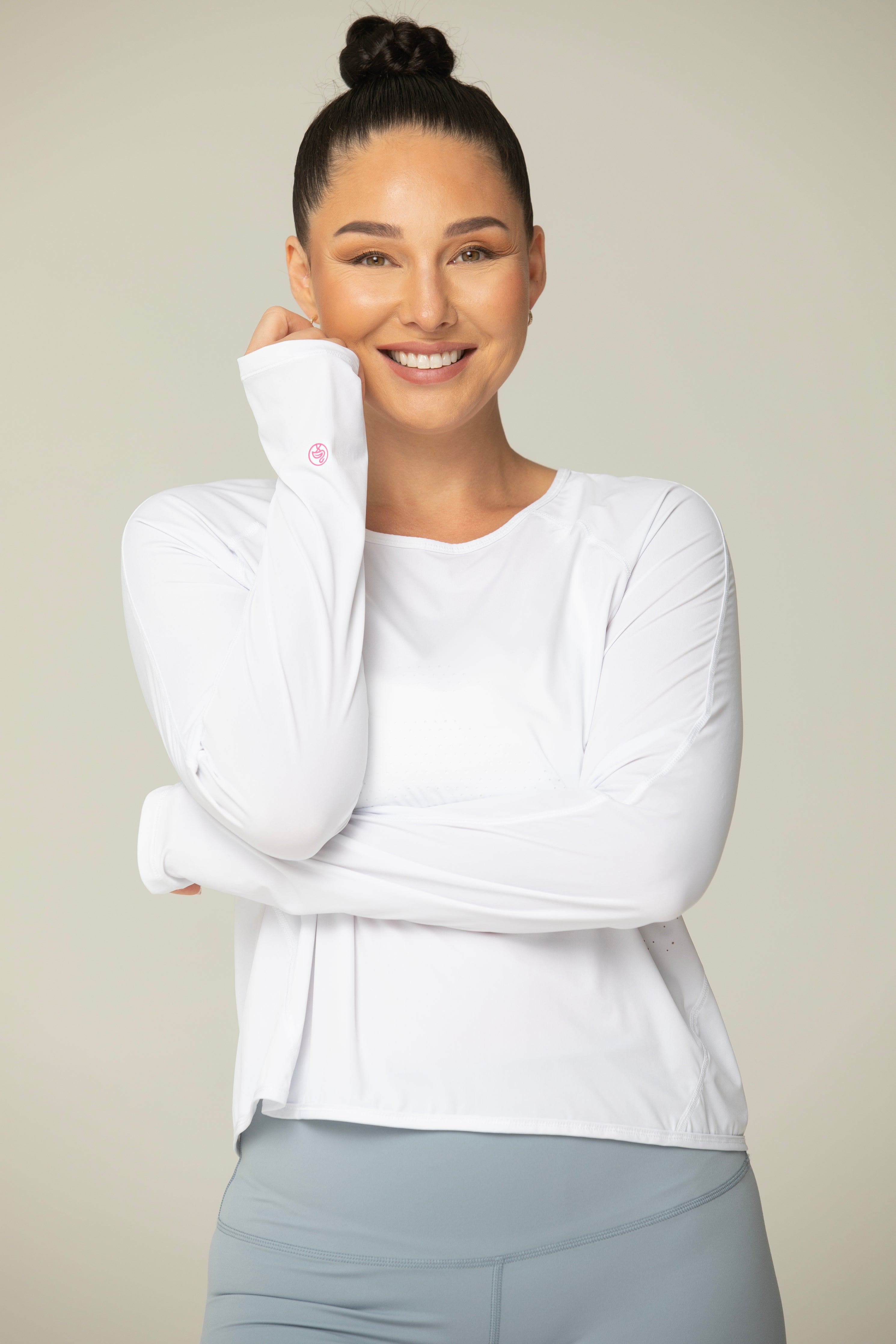Daybreak Lightweight Long Sleeve Workout Shirt – Thumbhole Sleeves & Split Hem